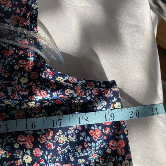 Faded Glory women’s sleeveless blouse. Size Medium (8-10) - Picture 6 of 6